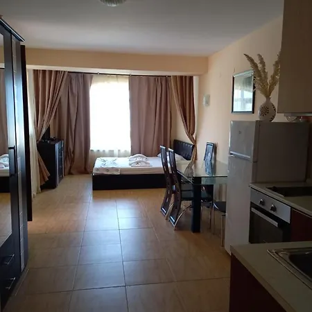 студио в комплекс Golden Beach, アパート
